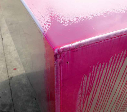 Dichtigkeitsprüfung mit Farbeindringmittel nach EN ISO 3452-1